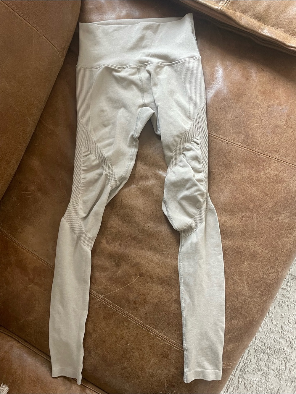Alphalete High-Waist Seamless Leggings in Light Beige